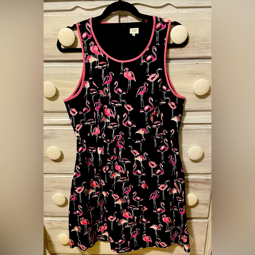 Like new condition crown and ivy fun flamingo print dress!